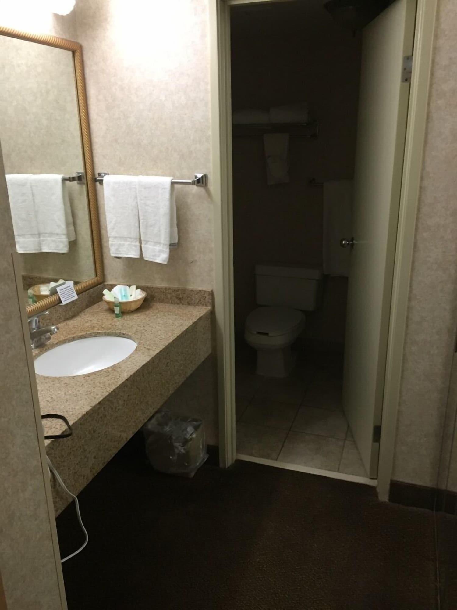 Quality & Downtown - Area Hotel 3*