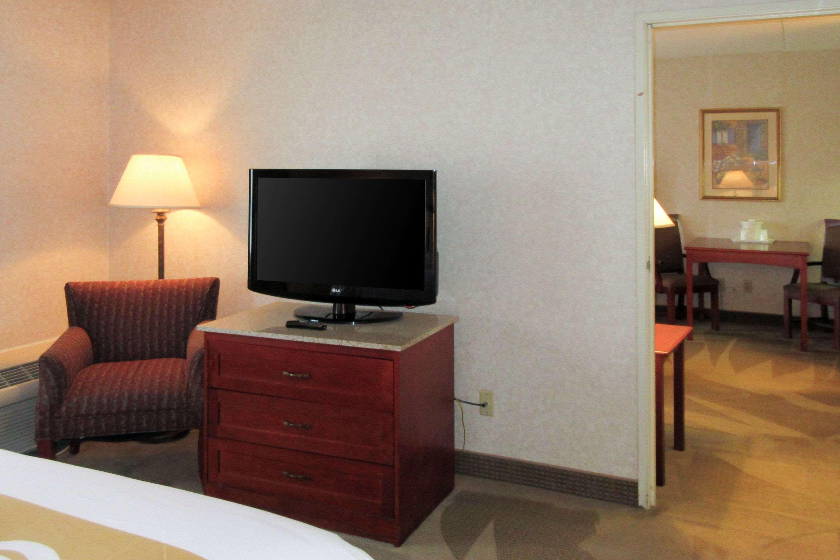 Quality & Downtown - Area Hotel